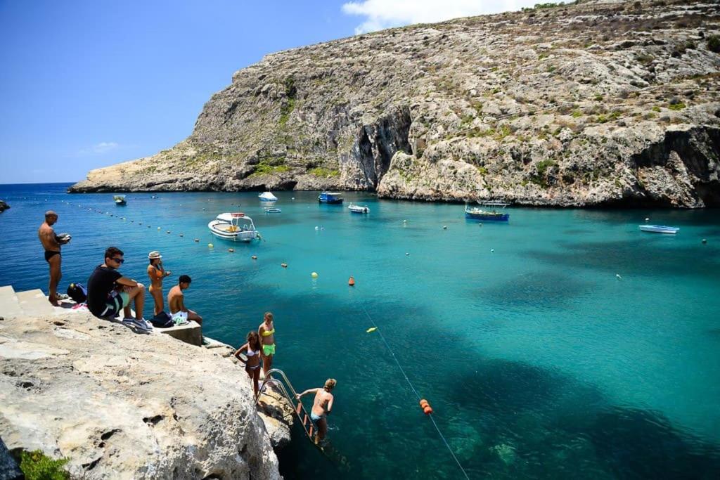 Apartment Seafront Penthouse With Terrace In Xlendi, Gozo